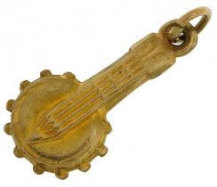 9ct gold banjo charm, 1.9cm high, 0.7g : For further information on this lot please visit