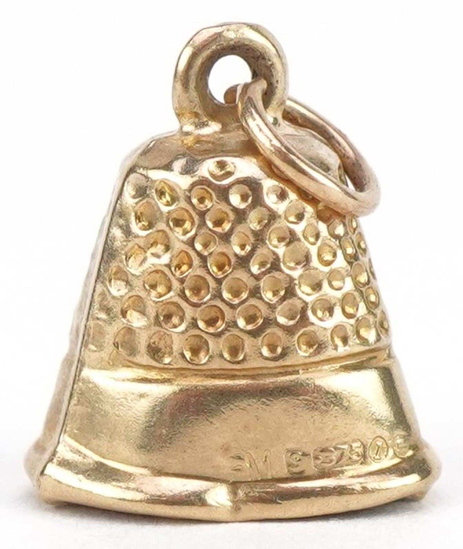 9ct gold thimble charm, 1.2cm high, 0.5g : For further information on this lot please visit - Bild 2 aus 3