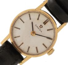 Omega, ladies 9ct gold manual wristwatch, 19mm in diameter, total weight 10.9g : For further