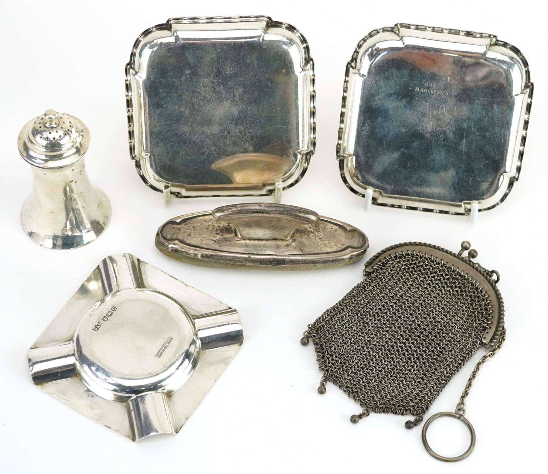 Antique and later silver items including unmarked silver chainmail coin purse, pair of Hesketh - Bild 4 aus 7