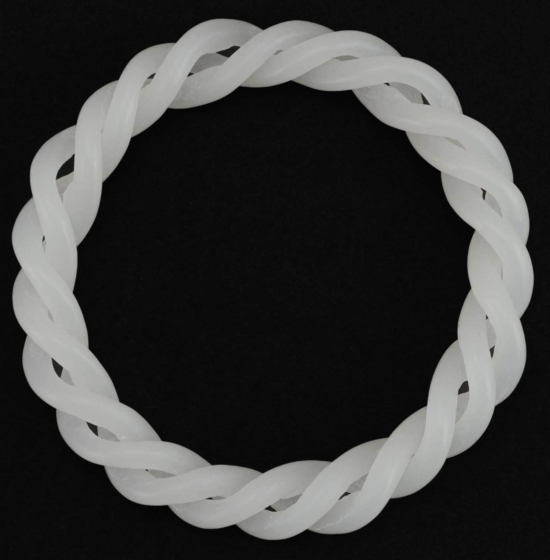 Chinese white jade two section entwined bangle, 8cm in diameter, 30.5g : For further information - Bild 3 aus 3