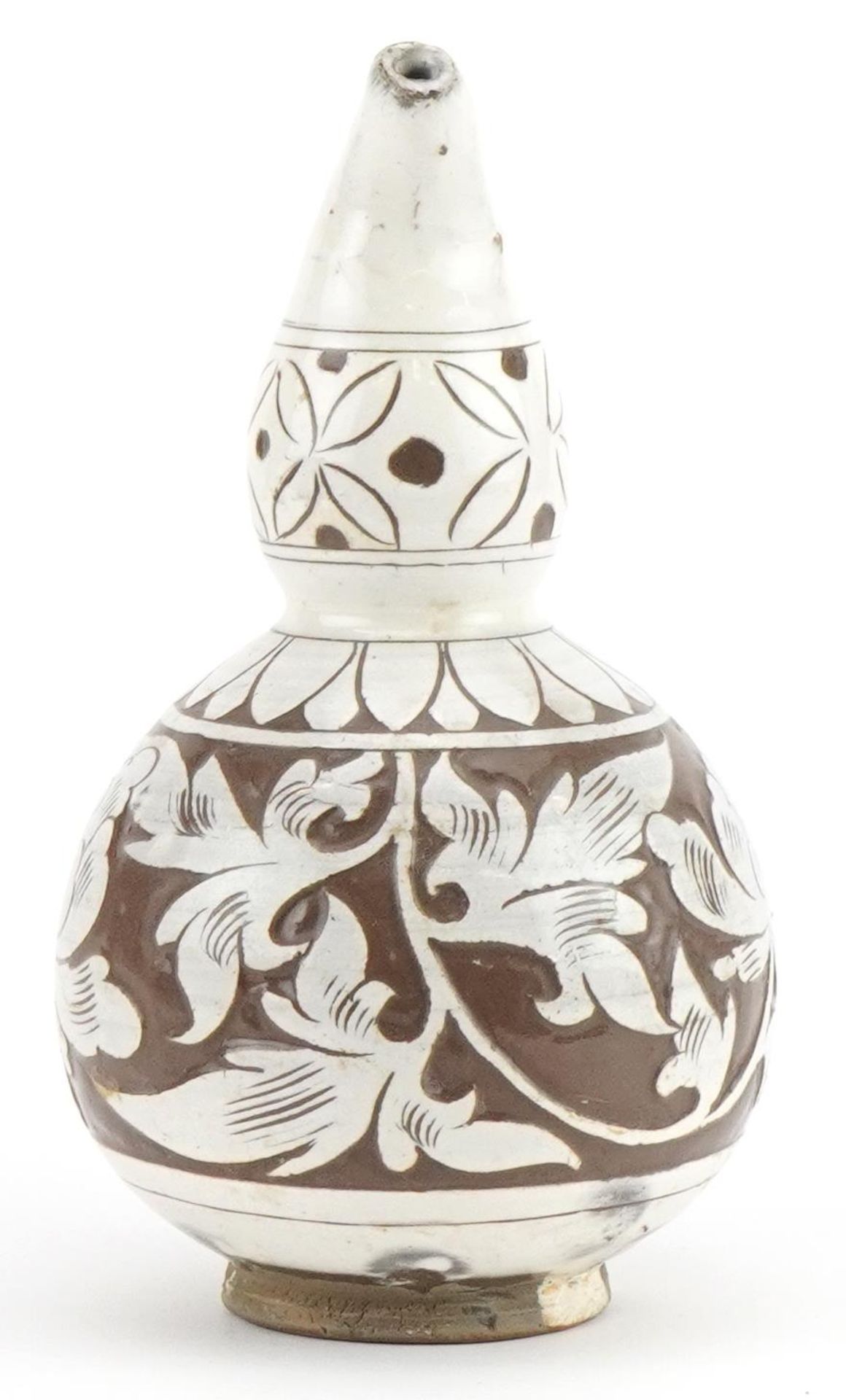 Chinese porcelain gourd vase having a white glaze incised with flowers, 16.5cm high : For further - Image 3 of 7