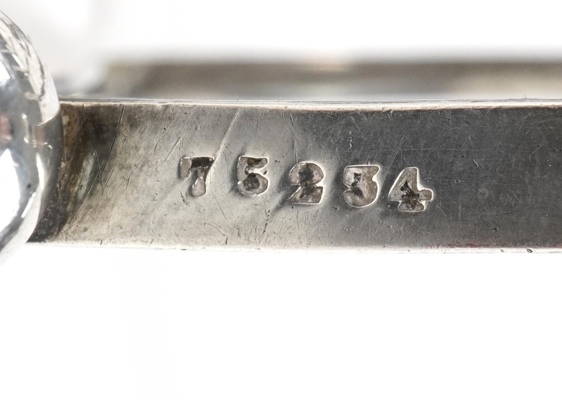 Adie Brothers Ltd, George V silver four slice toast rack, Birmingham 1925, 8cm in length, 78.5g : - Bild 5 aus 5