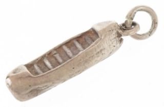 Unmarked silver kayak charm, 2.2cm in length, 3.1g : For further information on this lot please