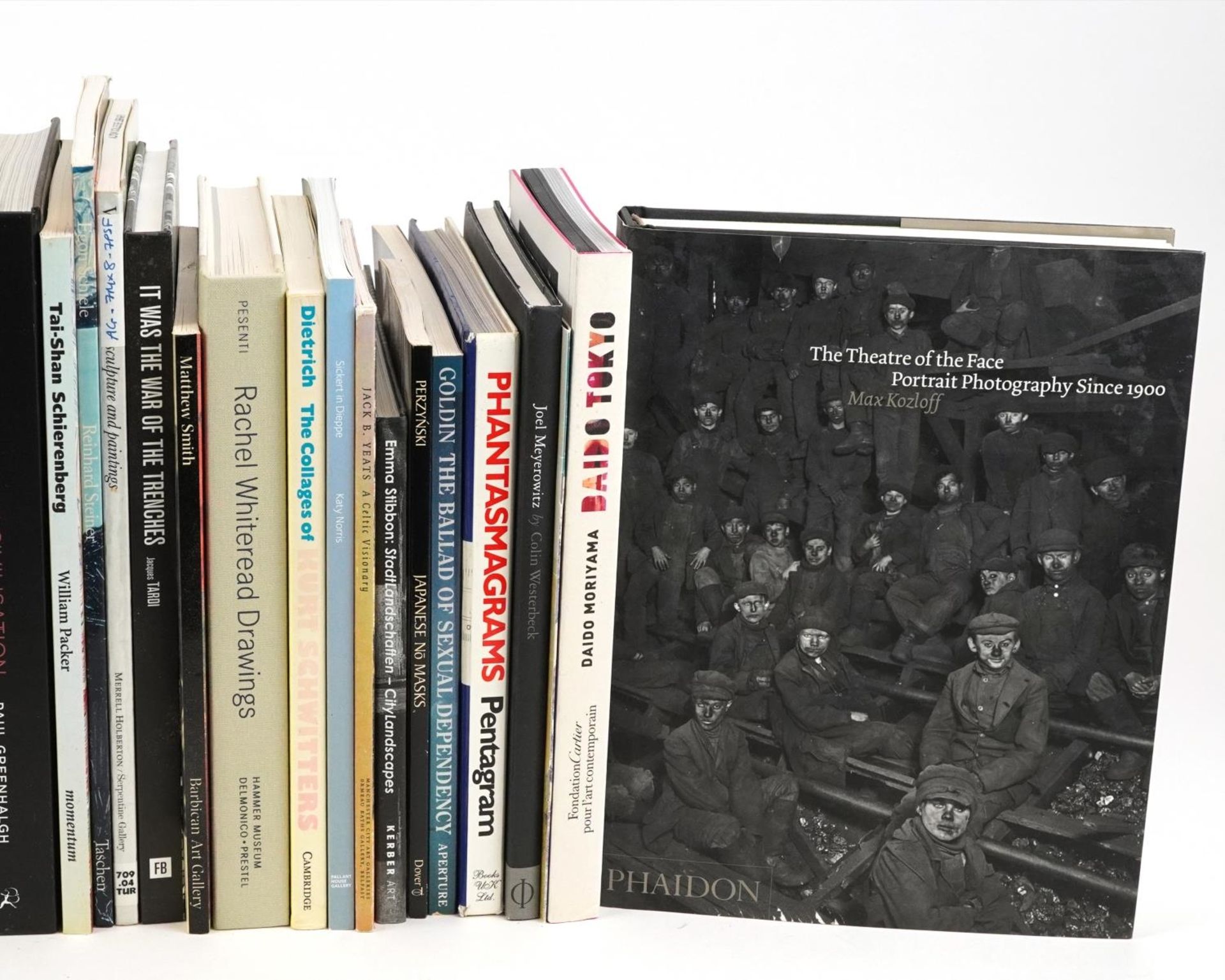 Art and related books including Sean Scully, Natural Beauty and Evelyn Hofer : For further - Image 3 of 3