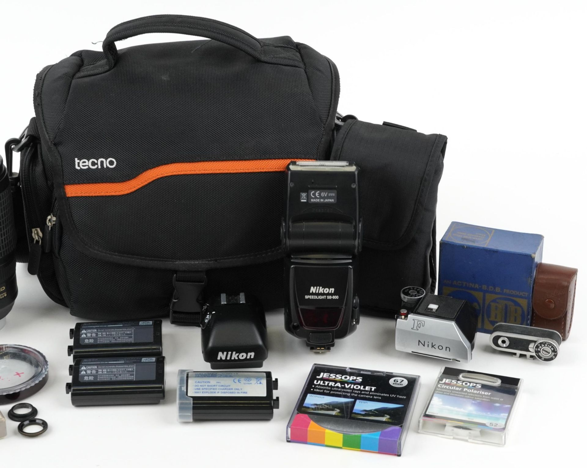 Camera lenses and accessories including Nikon 70-300 VR lens, metred head for Nikon F and DP-30 head - Image 3 of 3