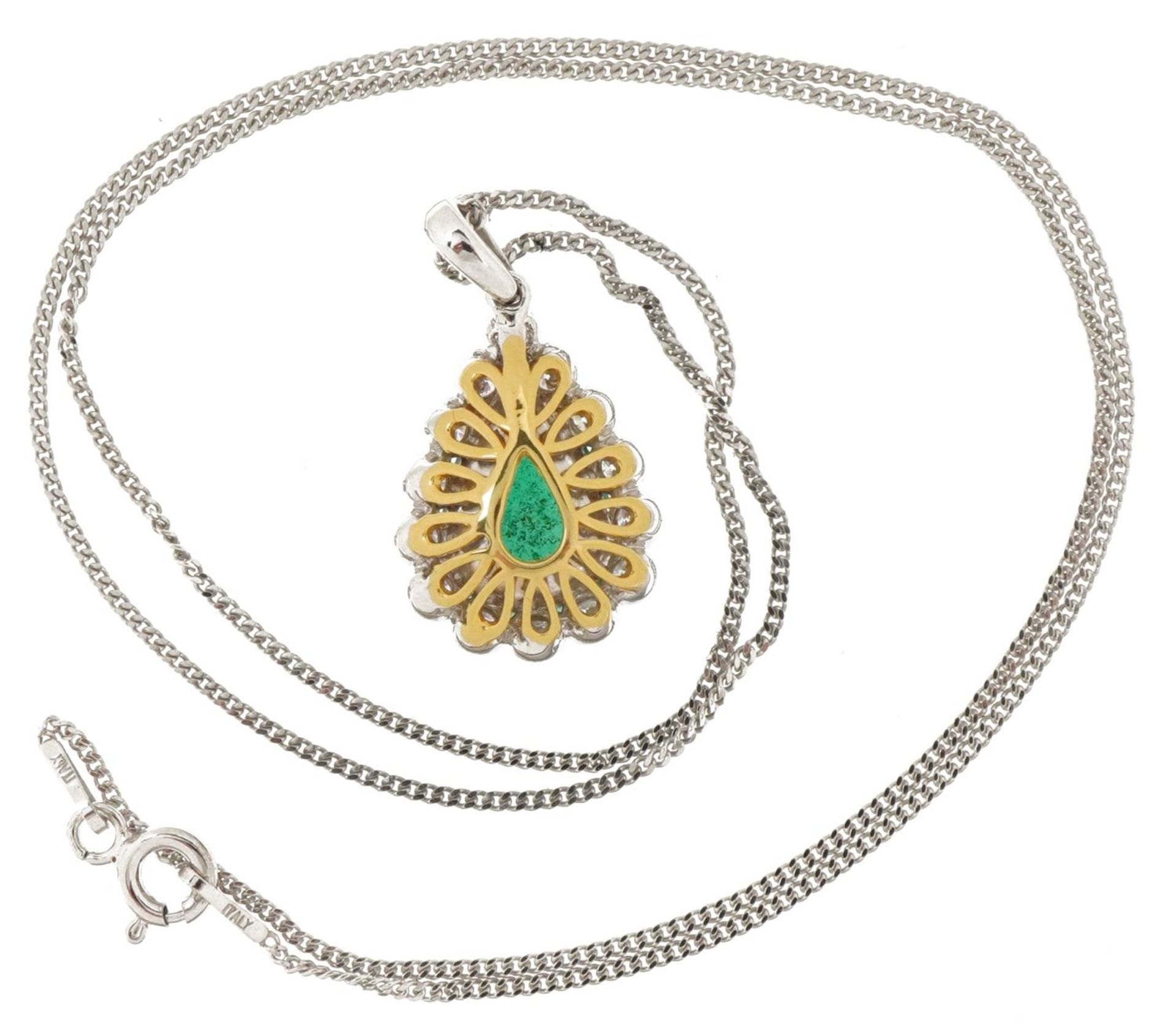 18ct white and yellow gold emerald and diamond teardrop pendant on a silver necklace, the emerald - Bild 3 aus 5