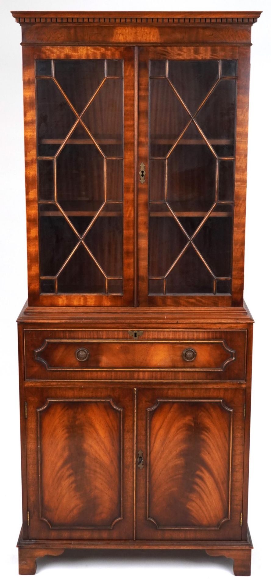 Georgian style mahogany secretaire bookcase with astral glazed doors above a fall enclosing - Bild 4 aus 5