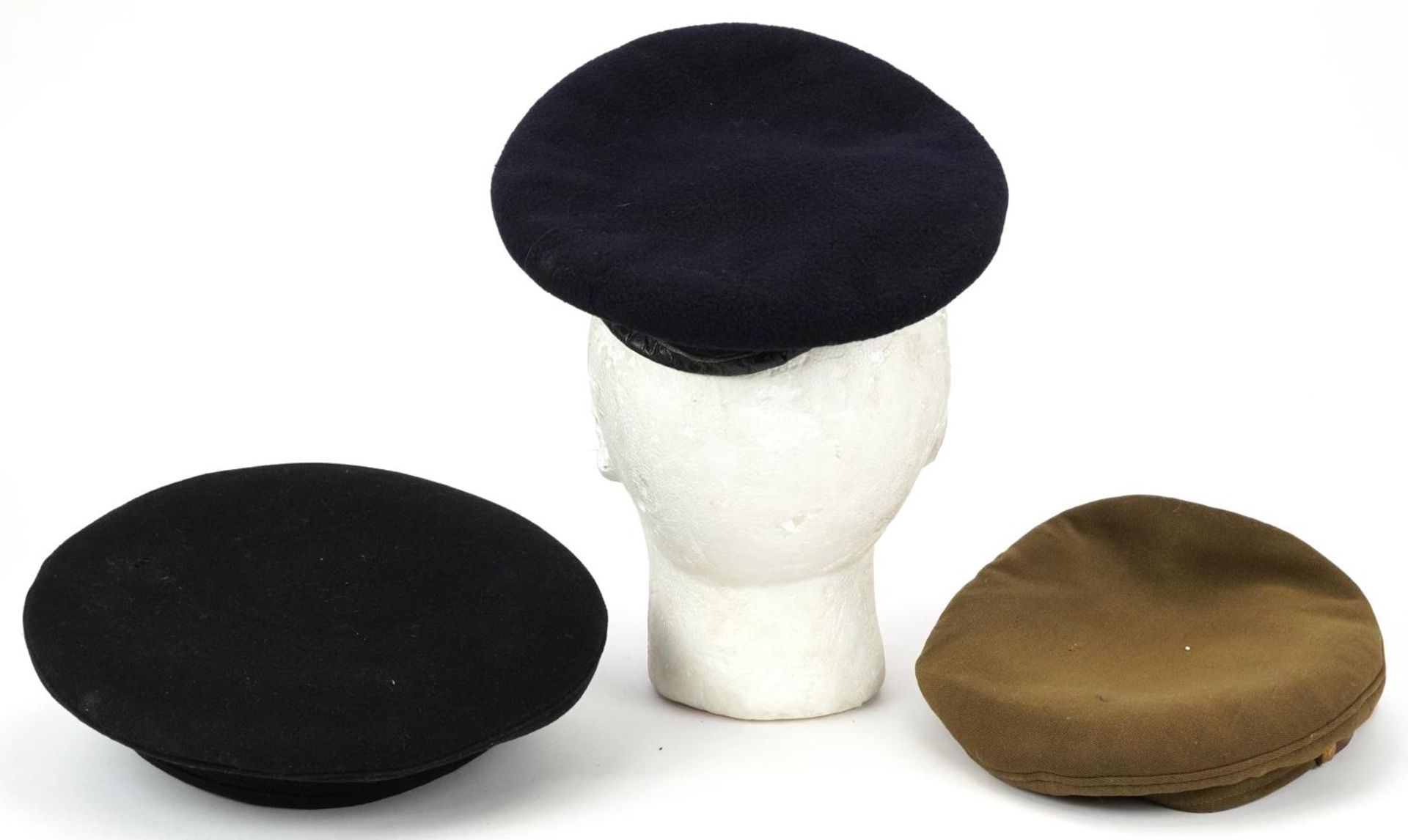 Two military interest peaked caps and a Royal Engineers beret : For further information on this - Bild 2 aus 3