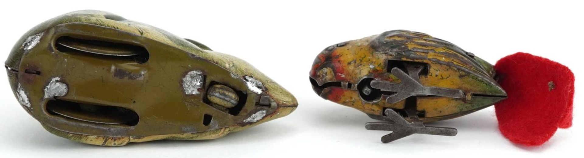 Two vintage tinplate clockwork animals comprising a mouse and bird, the largest 8.5cm in length : - Image 4 of 4