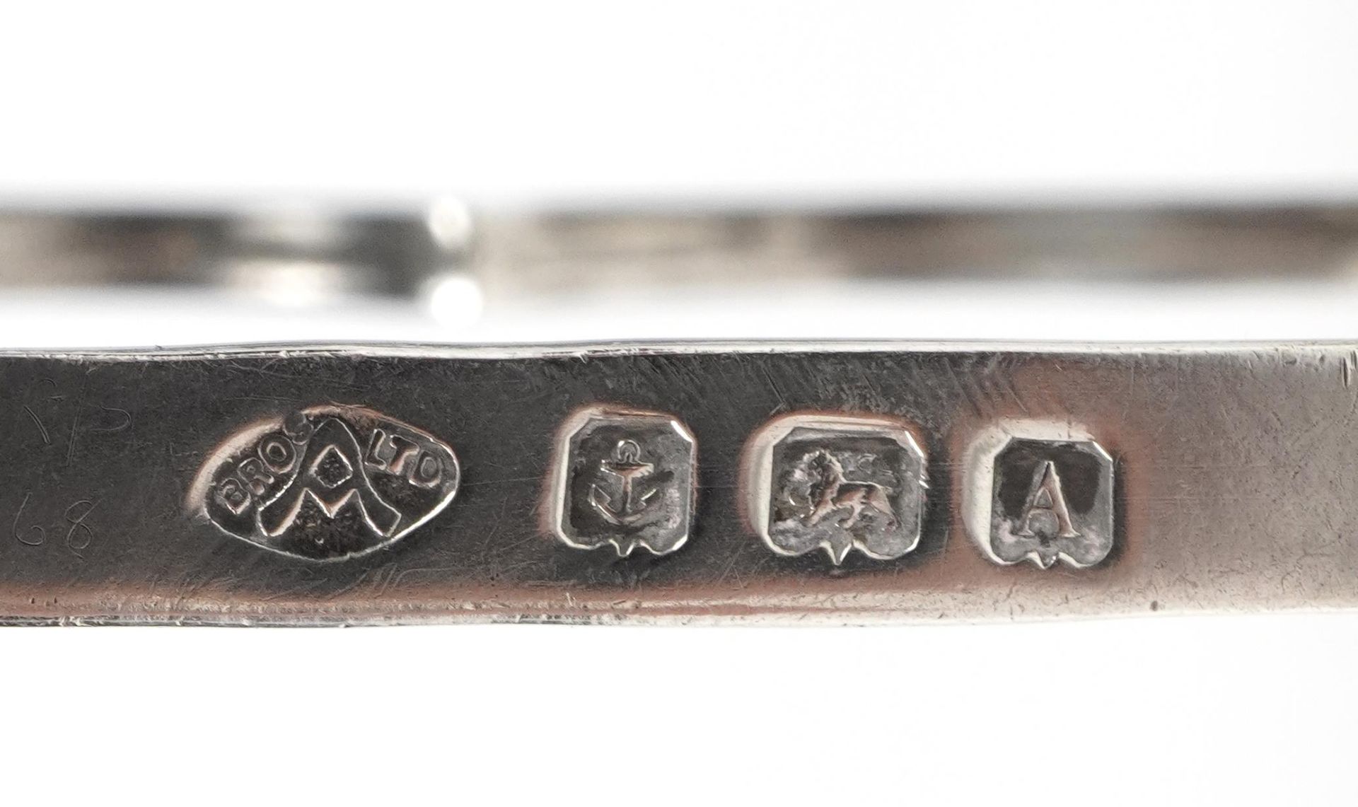 Adie Brothers Ltd, George V silver four slice toast rack, Birmingham 1925, 8cm in length, 78.5g : - Bild 4 aus 5