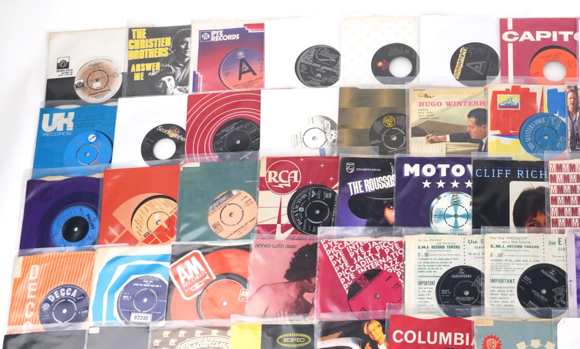 45rpm records including Status Quo, Cliff Richard and Baron Longfellow : For further information - Bild 2 aus 5
