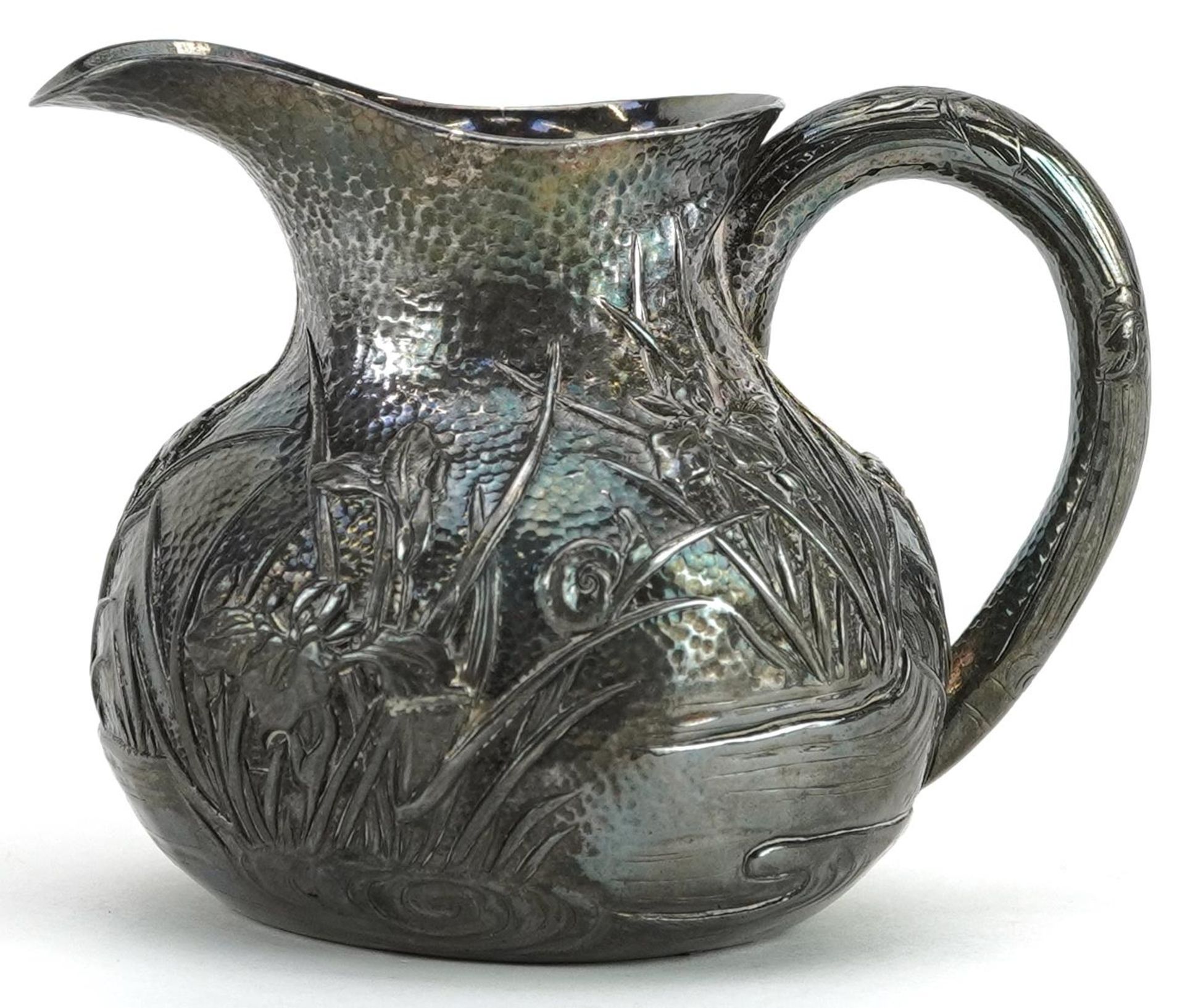 Japanese silver cream jug embossed with insects amongst flowers and reeds, impressed character marks - Bild 2 aus 8