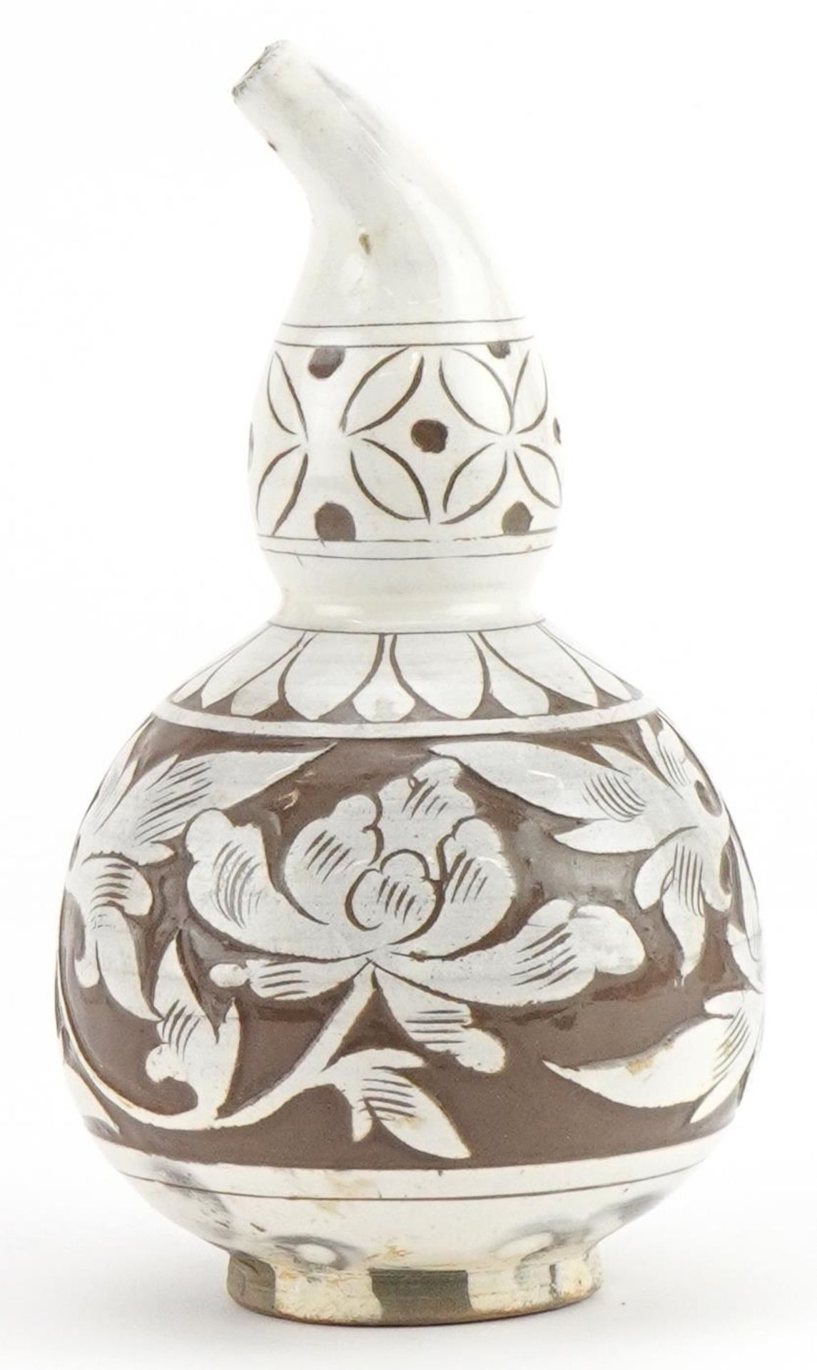 Chinese porcelain gourd vase having a white glaze incised with flowers, 16.5cm high : For further - Image 4 of 7