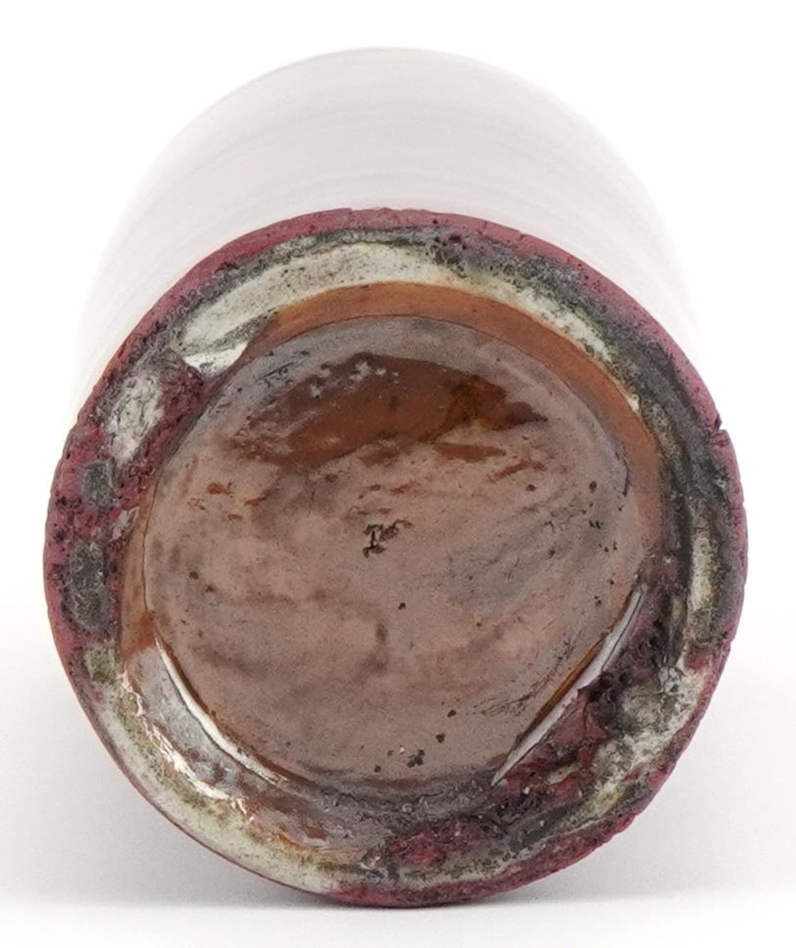 Chinese porcelain cylindrical brush pot having a sang de boeuf glaze, 13cm high : For further - Bild 6 aus 6