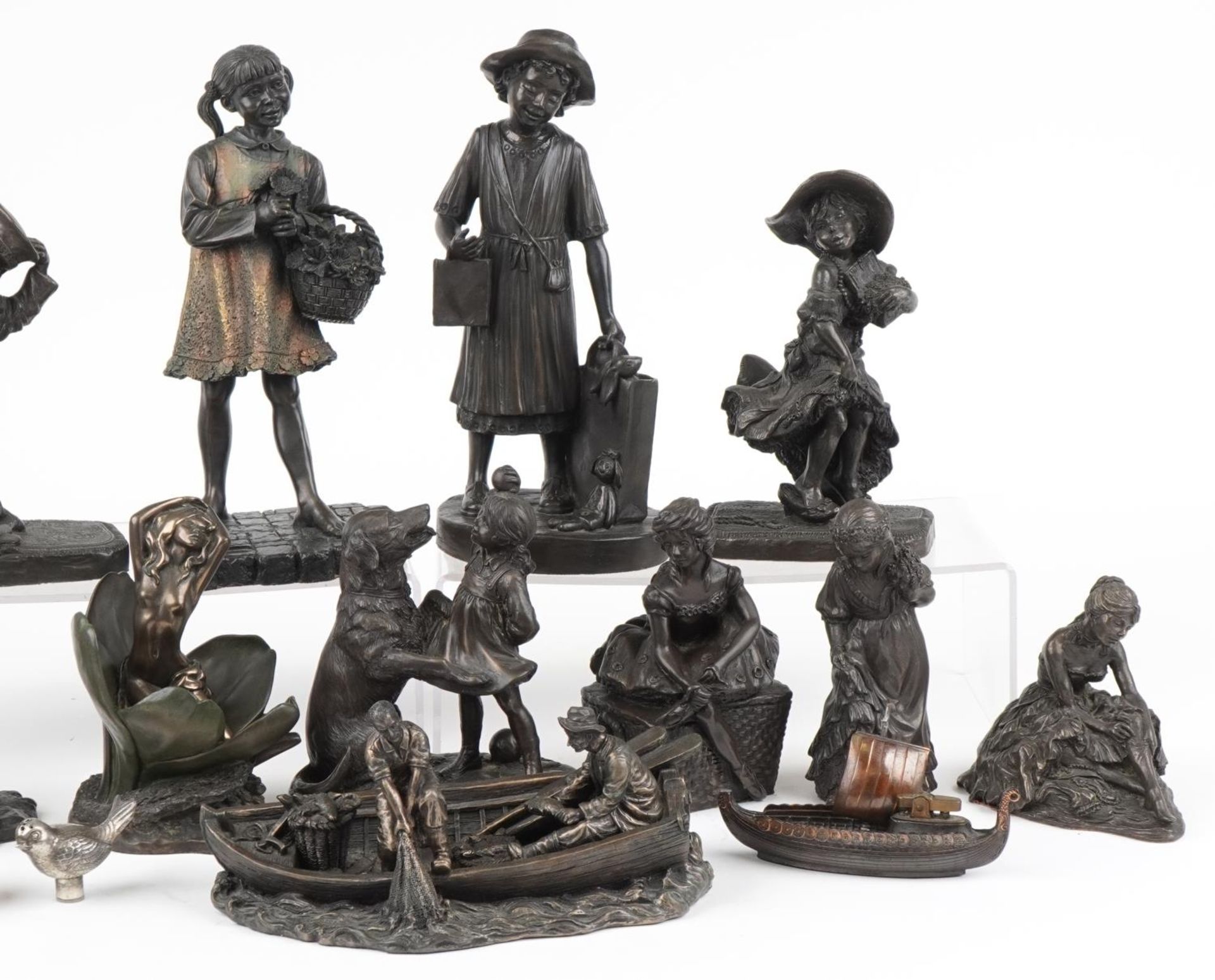 Bronzed figures and animals including Heredities examples, the largest 31cm high : For further - Bild 3 aus 3
