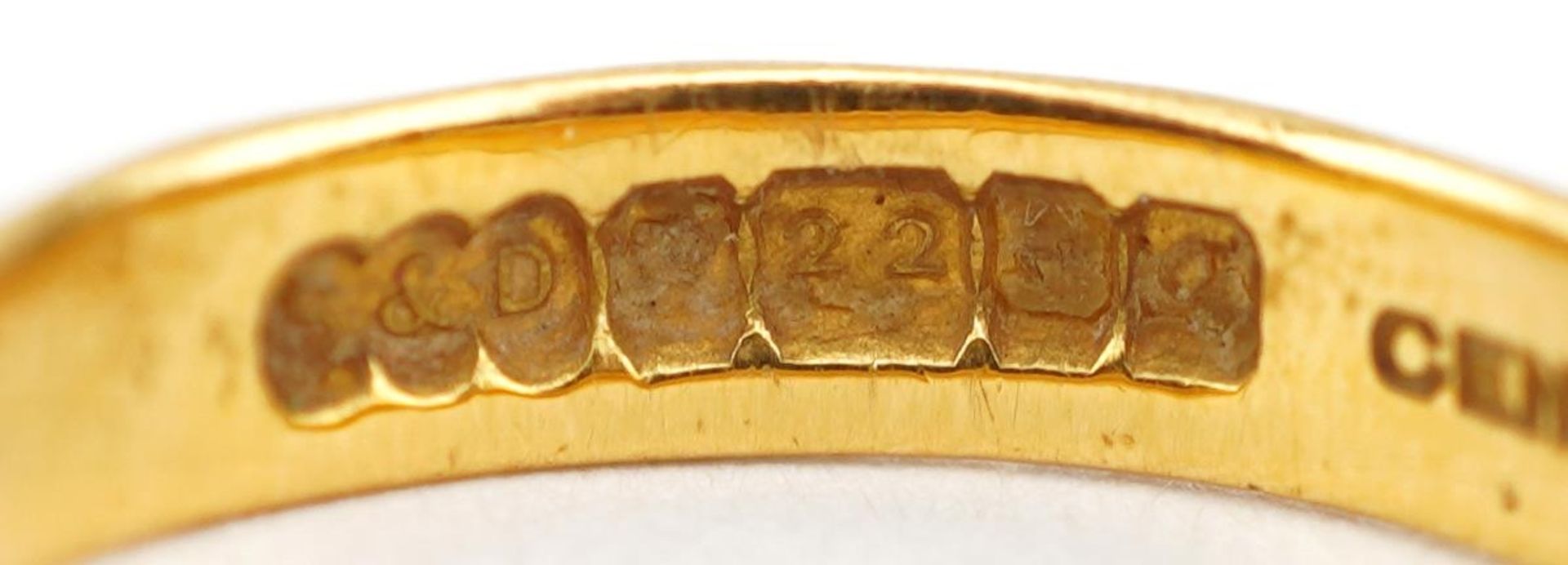 22ct gold wedding band, size K, 3.1g : For further information on this lot please visit - Image 4 of 5