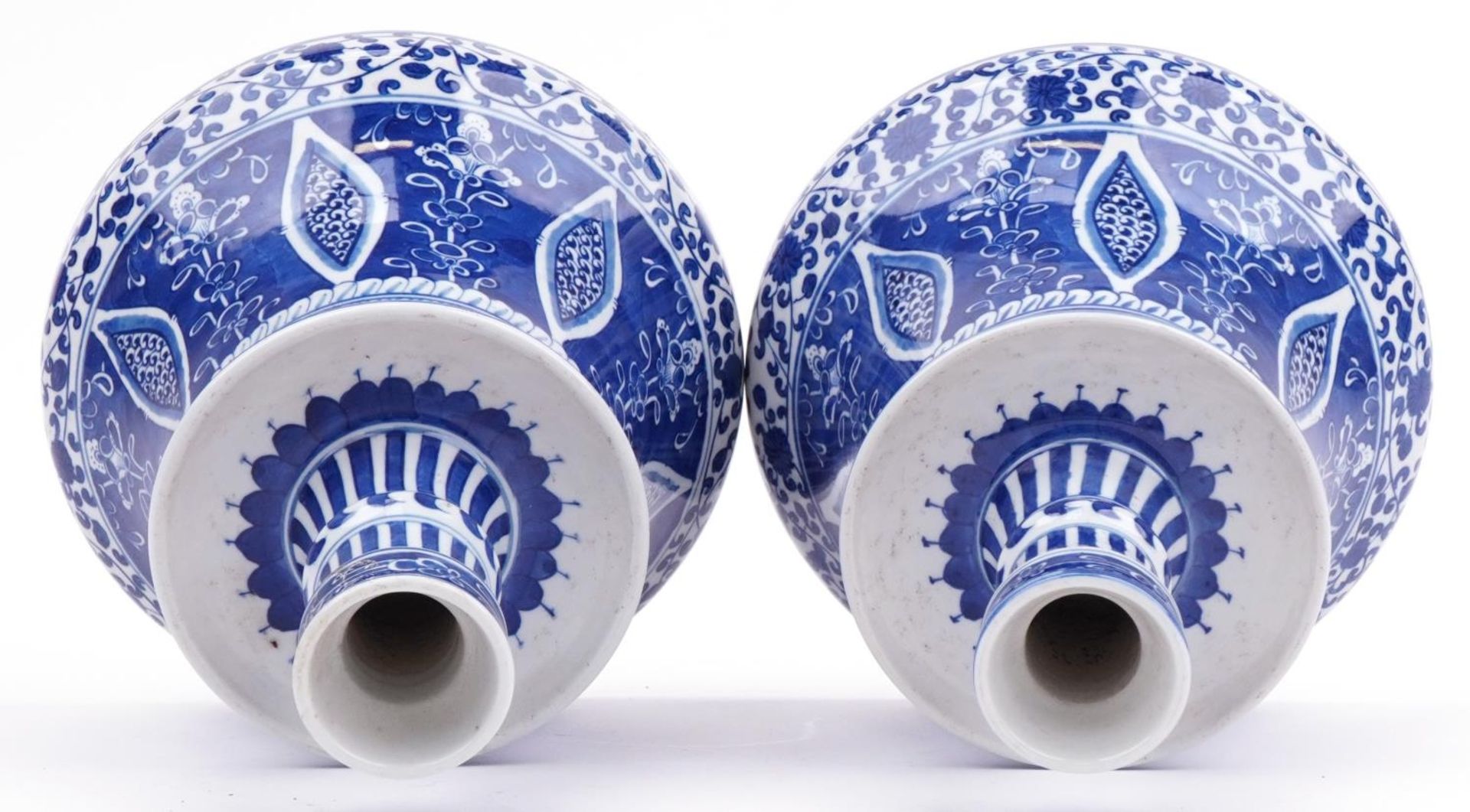 Pair of Chinese Islamic blue and white porcelain hookah bases hand painted with flowers, each 24cm - Image 5 of 6