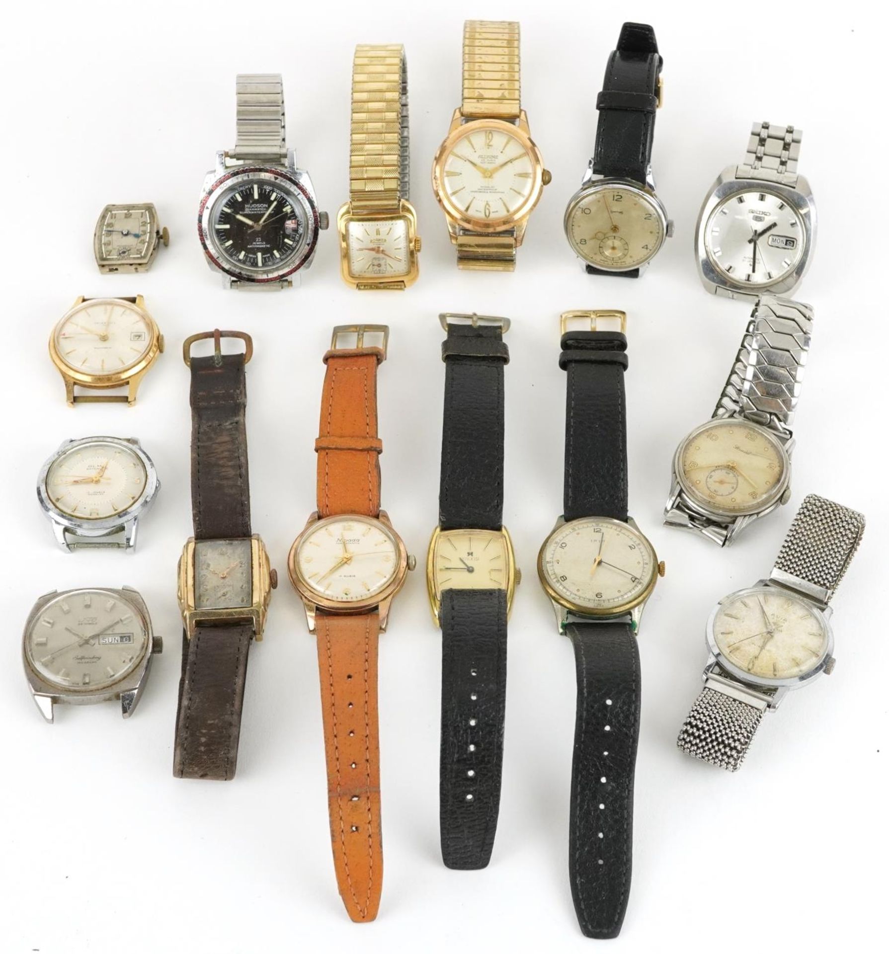 Fourteen vintage gentlemen's wristwatches and a watch movement including Hudson Seawatch, Smiths,