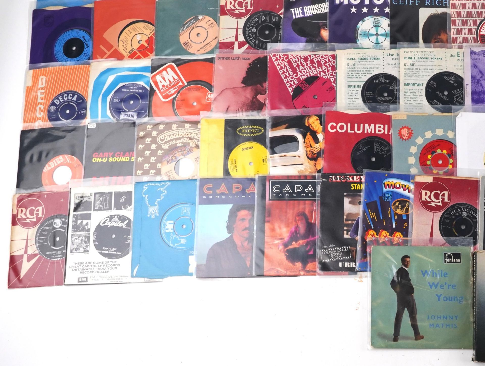 45rpm records including Status Quo, Cliff Richard and Baron Longfellow : For further information - Bild 4 aus 5
