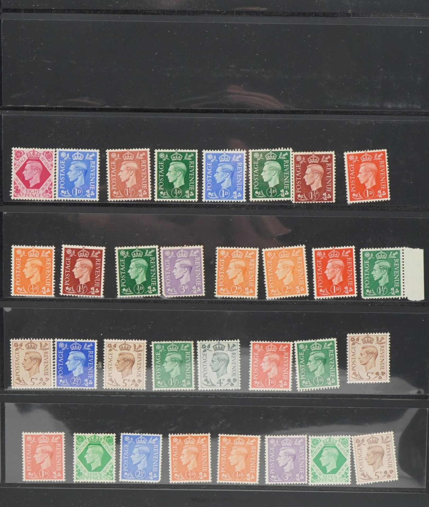 Collection of mint and used Great Britain stamps arranged in three albums : For further - Bild 8 aus 11
