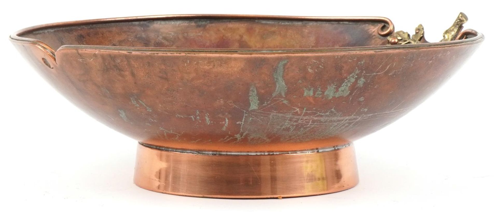 Sam Fanaroff, Arts & Crafts style copper and brass centre bowl, impressed SF around the rim, 28. - Bild 2 aus 5