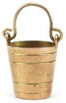 9ct gold Champagne ice bucket charm, 2.2cm high, 1.6g : For further information on this lot please