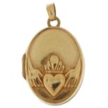 9ct gold Claddagh locket, 2.7cm high, 2.0g : For further information on this lot please visit