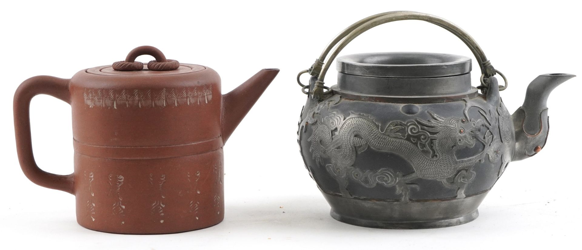 Two Chinese teapots including Yixing terracotta example with liner, the largest 18cm in length : For - Bild 2 aus 9