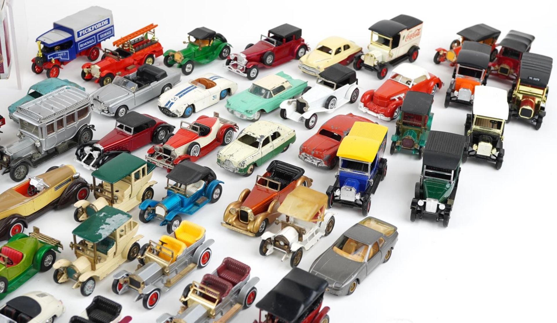 Large collection of vintage and later predominantly diecast vehicles, some with boxes, including - Bild 5 aus 7