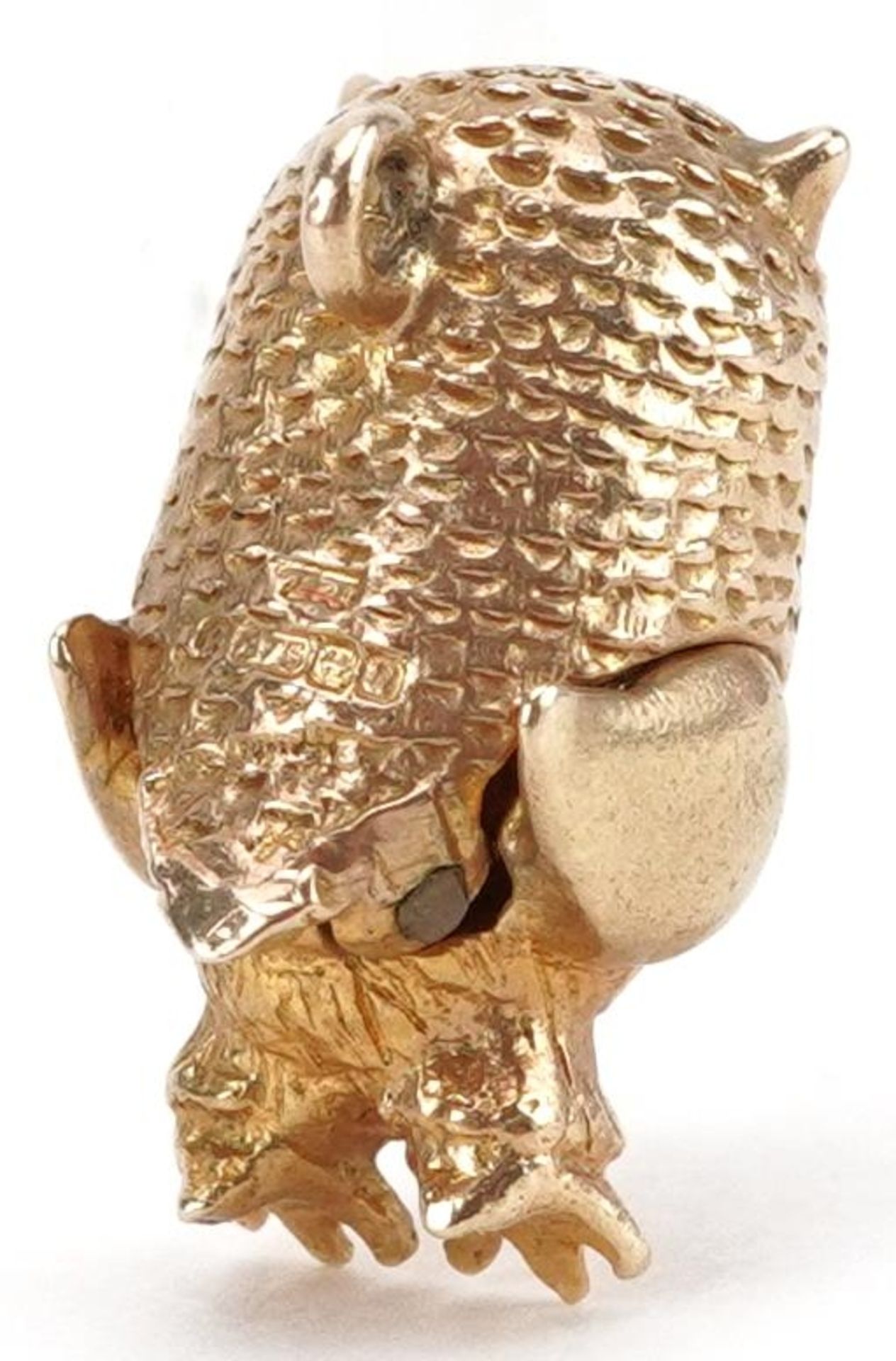 9ct gold charm in the form of an owl with hinged head, 1.7cm high, 3.5g - Image 2 of 3