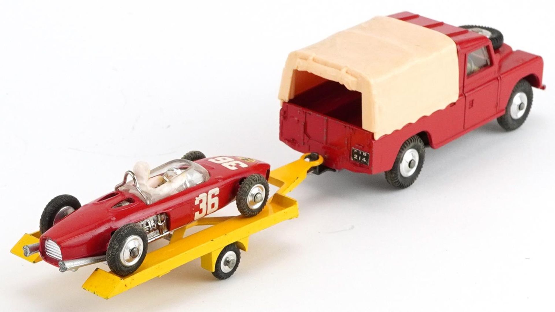 Vintage Corgi Toys diecast Land-Rover with Ferrari racing car on trailer gift set with box, no 17 - Image 3 of 4