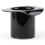 Contemporary black glass Champagne ice bucket in the form of a top hat, 21cm high