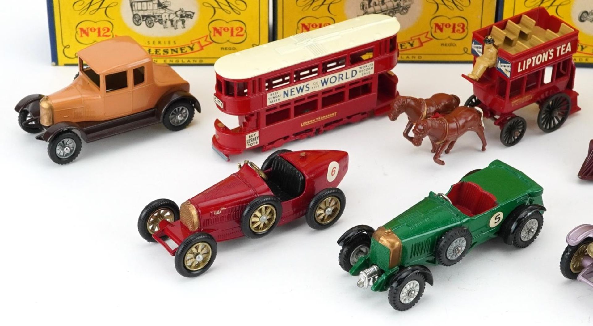 Eight vintage Lesney Models of Yesteryear diecast vehicles with boxes comprising Y-3, Y-5, Y-6, Y-6, - Bild 2 aus 3