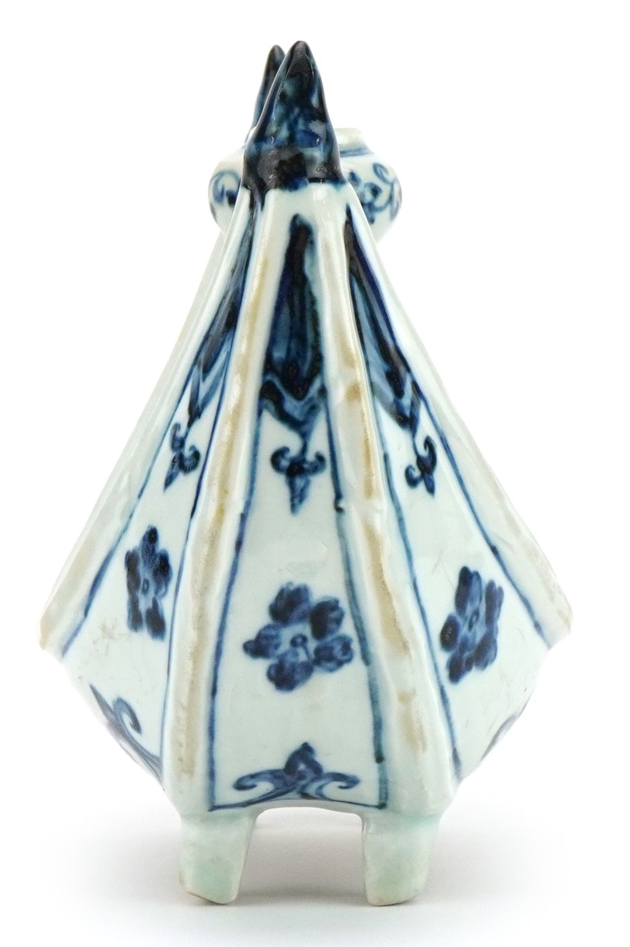 Chinese Islamic blue and white porcelain four footed candle holder hand painted with flowers, 20cm - Image 5 of 7