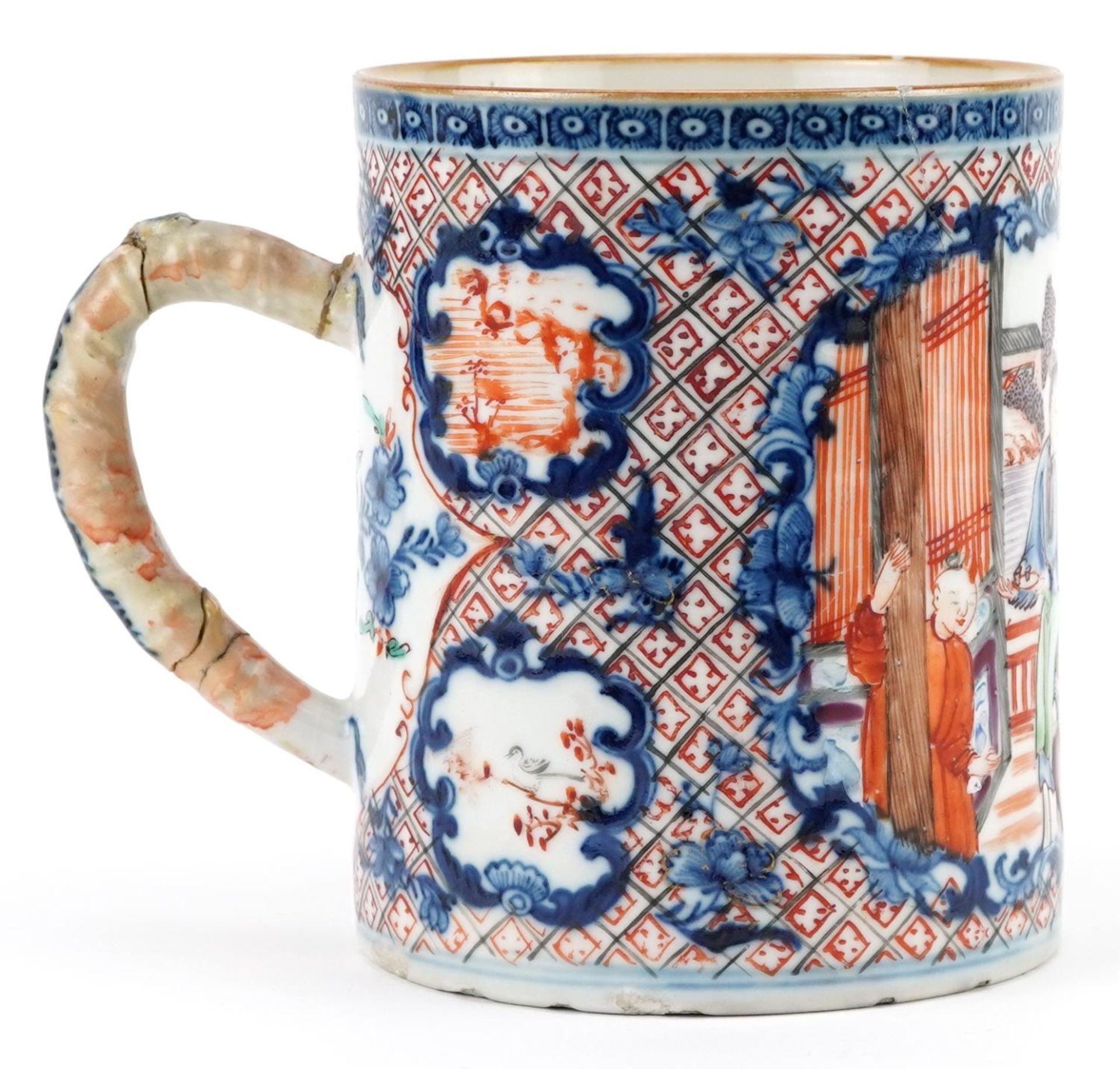 Chinese Mandarin porcelain tankard hand painted in the famille rose palette with figures in a palace - Image 5 of 7