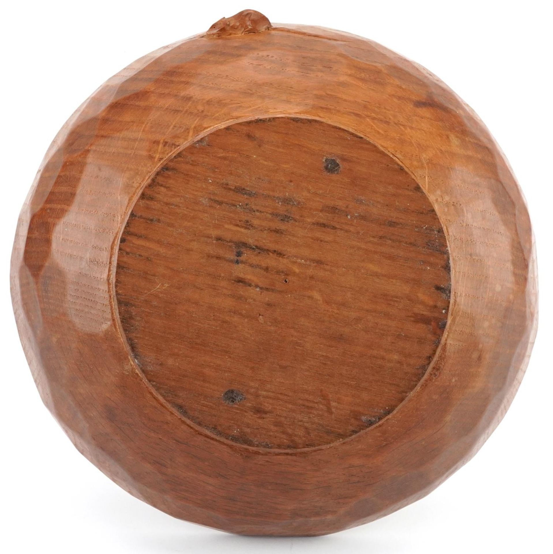 Robert Mouseman Thompson, adzed oak fruit bowl with signature mouse, 26cm in diameter - Image 4 of 4