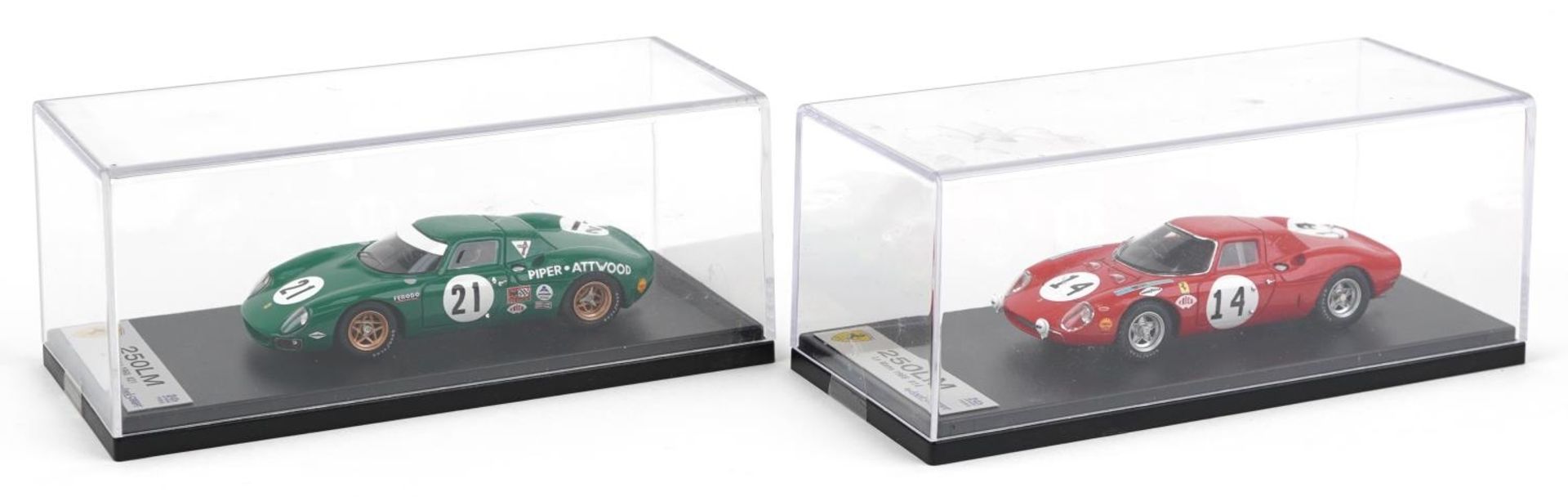 Two Looksmart 1:43 scale diecast model racing vehicles with boxes and display cases comprising Le - Bild 2 aus 3