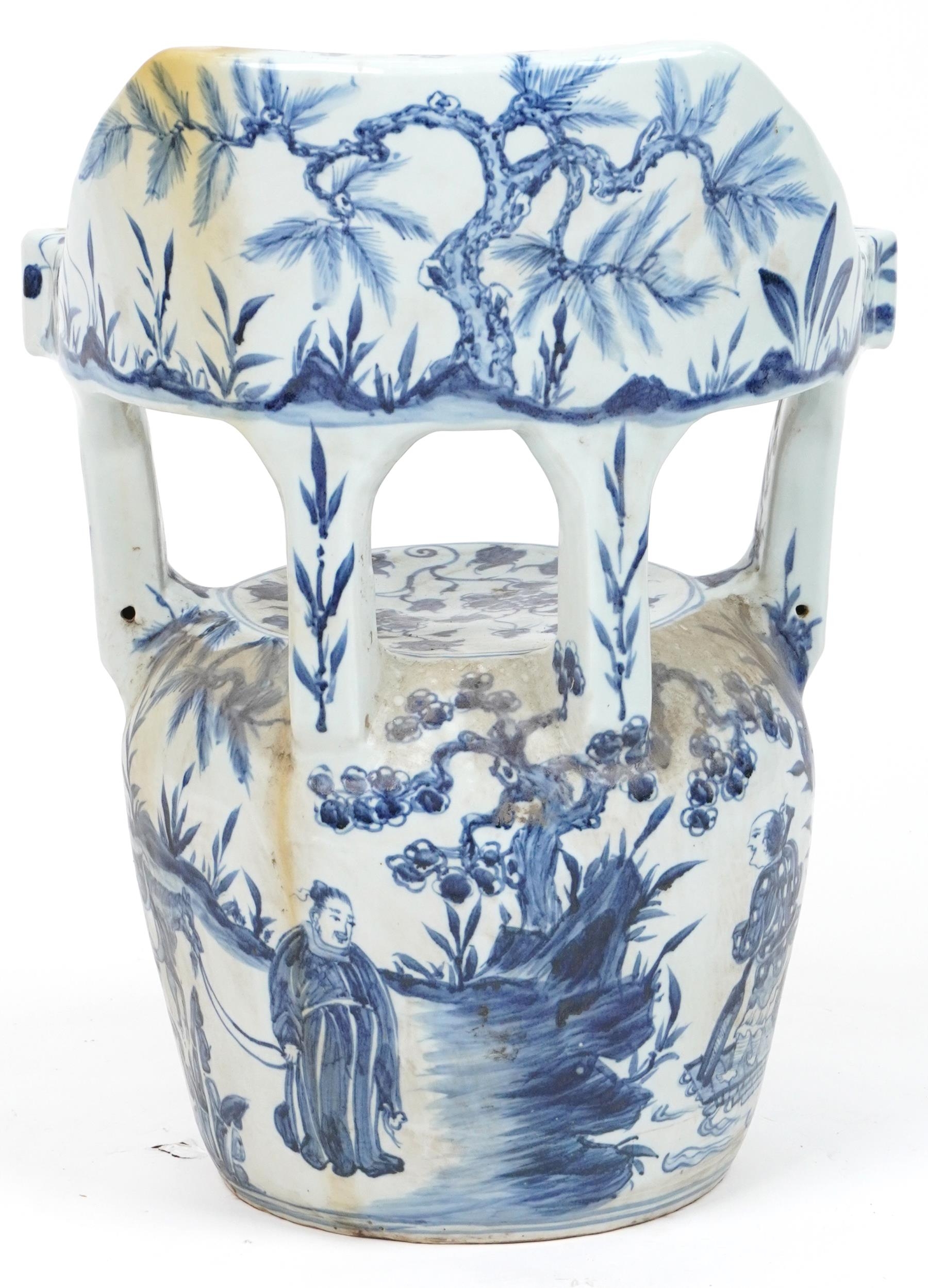 Chinese blue and white porcelain garden seat hand painted with flowers, 65cm high - Image 5 of 7