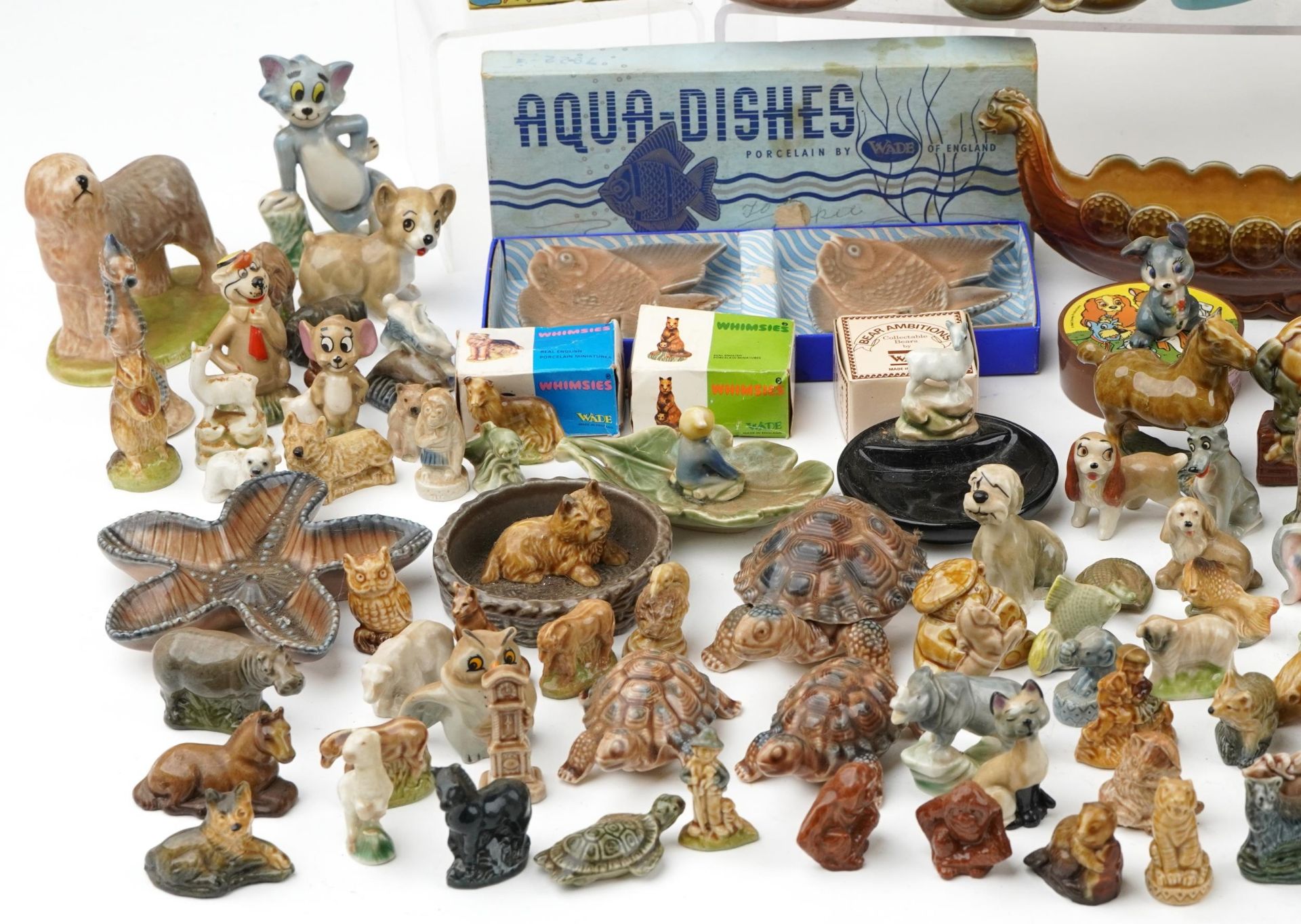 Large collection of vintage Wade Collectables including Whimsies, NatWest piggy banks and Bell's - Bild 4 aus 6