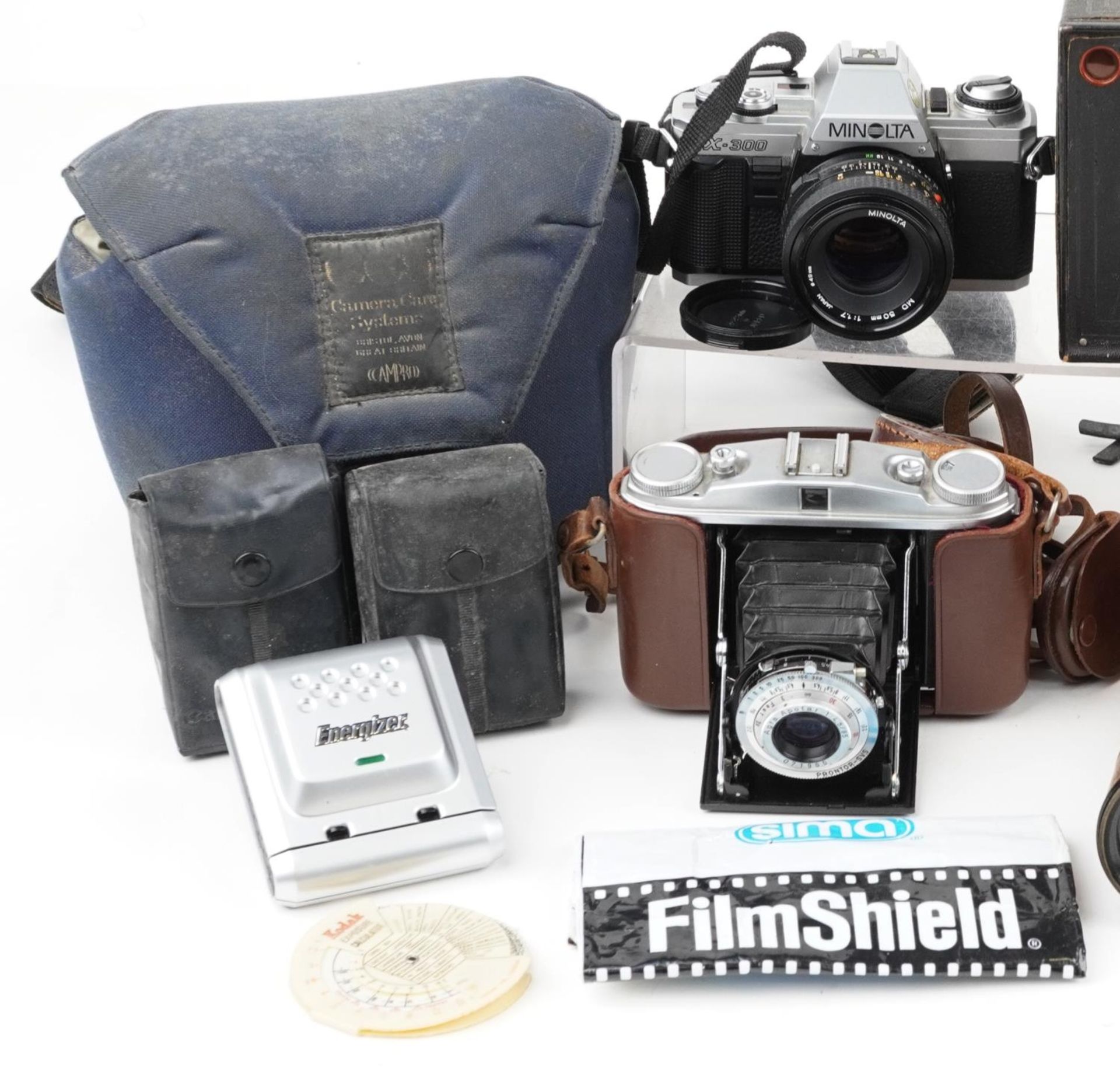 Vintage and later cameras and accessories including Minolta X-300, Canon AE-1 and Kodak Brownie no - Image 2 of 3