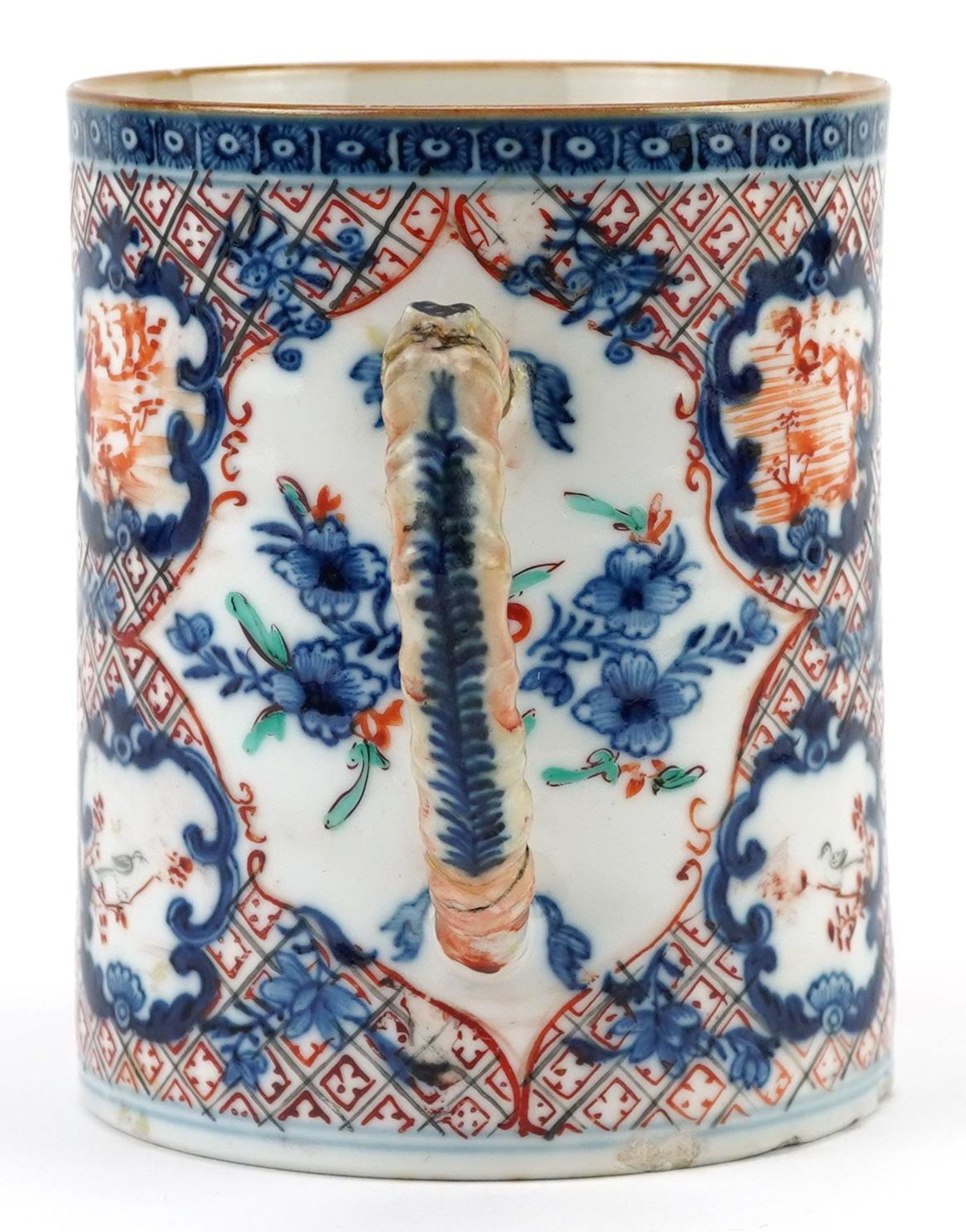 Chinese Mandarin porcelain tankard hand painted in the famille rose palette with figures in a palace - Image 4 of 7