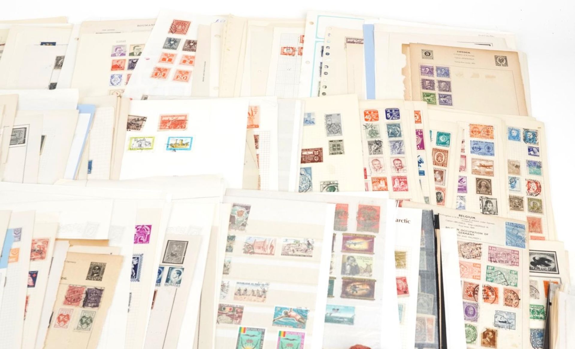 Large collection of antique and later British and world stamps, predominantly arranged on sheets - Image 4 of 7