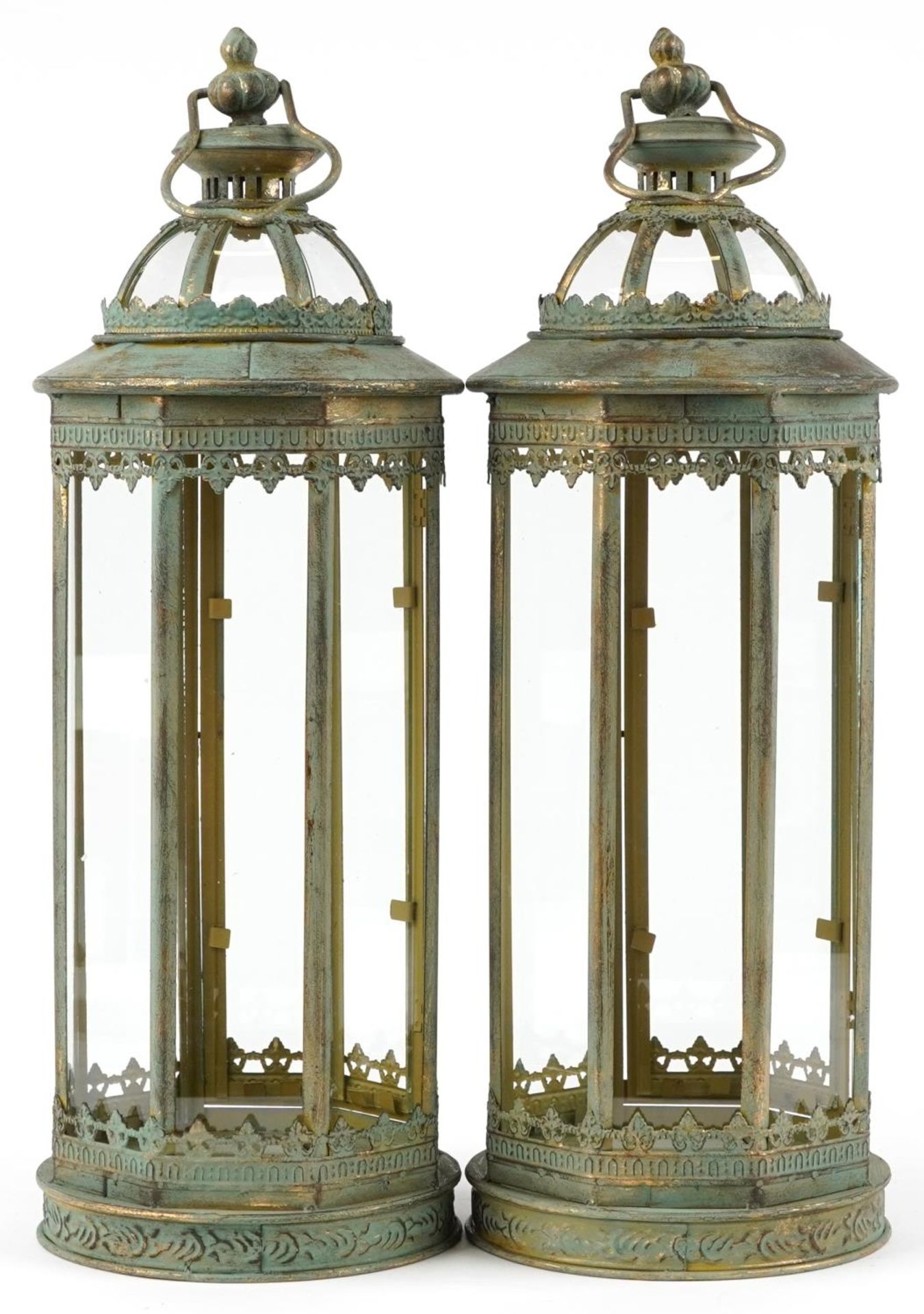 Pair of bronzed hanging lanterns with glass panels, 59cm high - Bild 2 aus 3