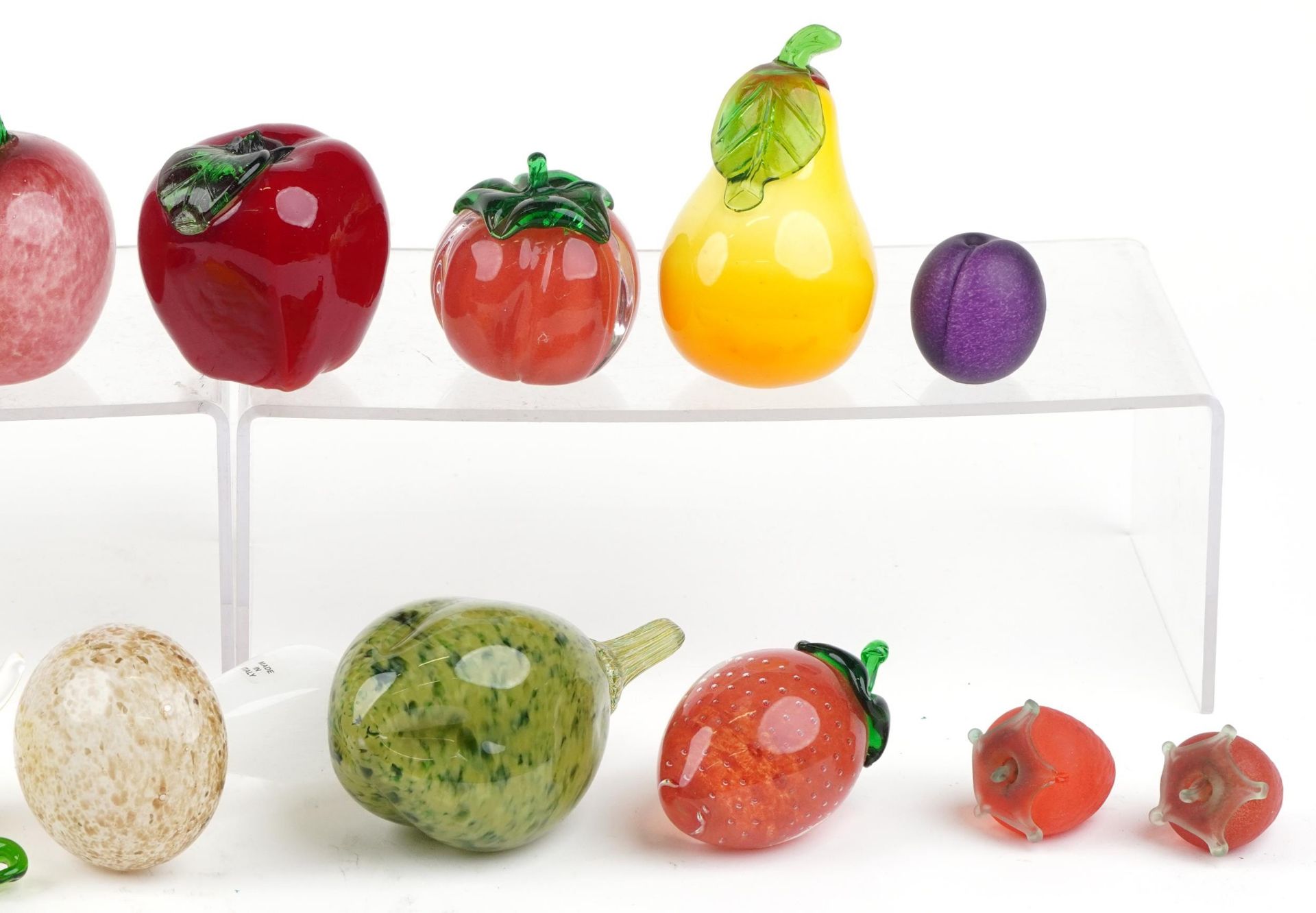 Collection of predominantly Italian colourful glass fruits including pears, peppers, grapes and - Image 3 of 8