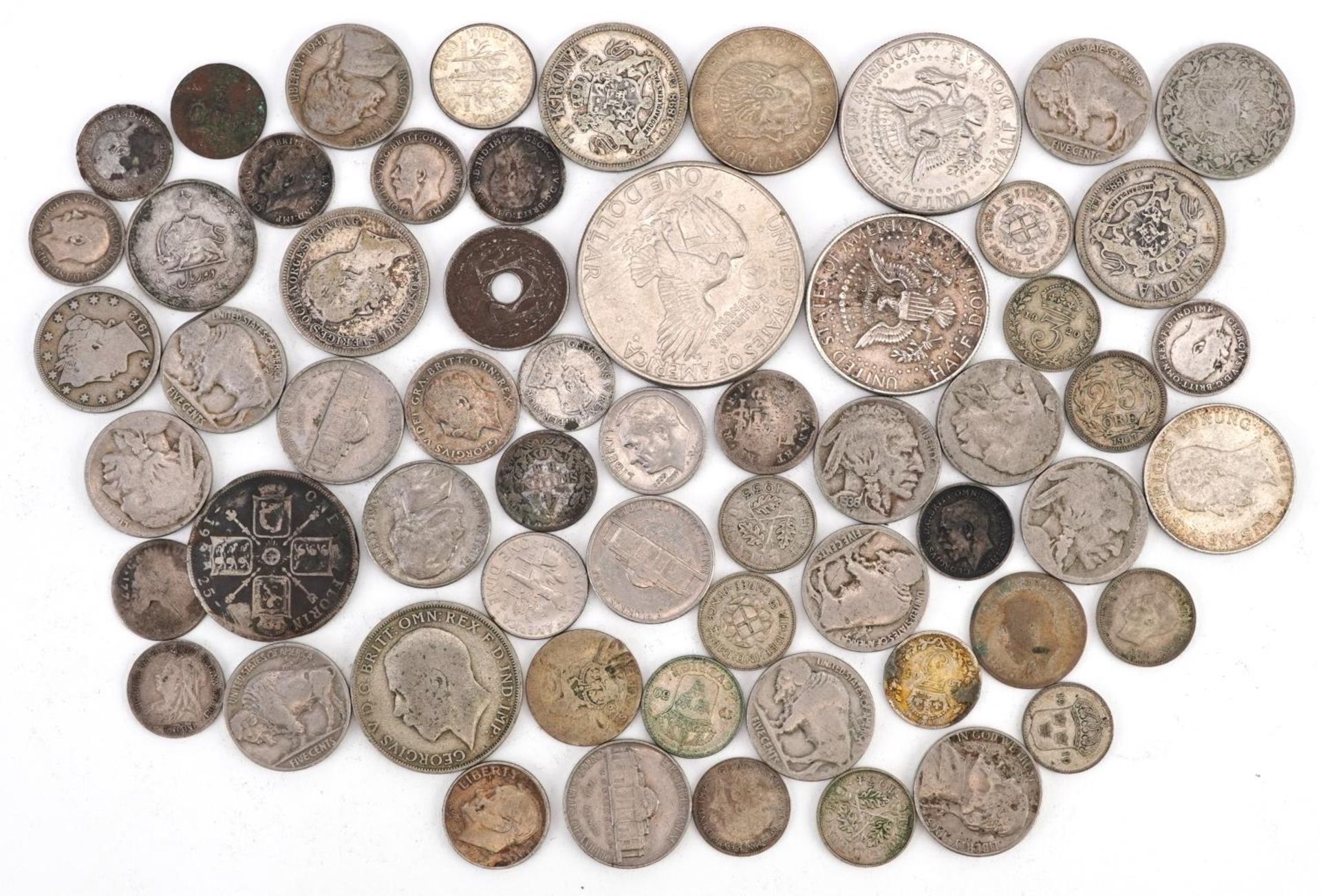 Collection of American, British and world coinage including half dollars, 240g