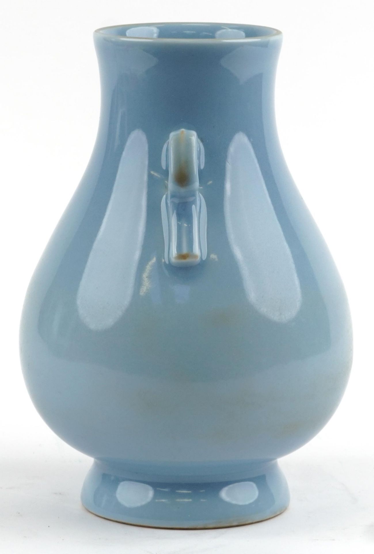 Large Chinese porcelain vase having a clair de lune type glaze with twin handles, six figure - Bild 4 aus 7