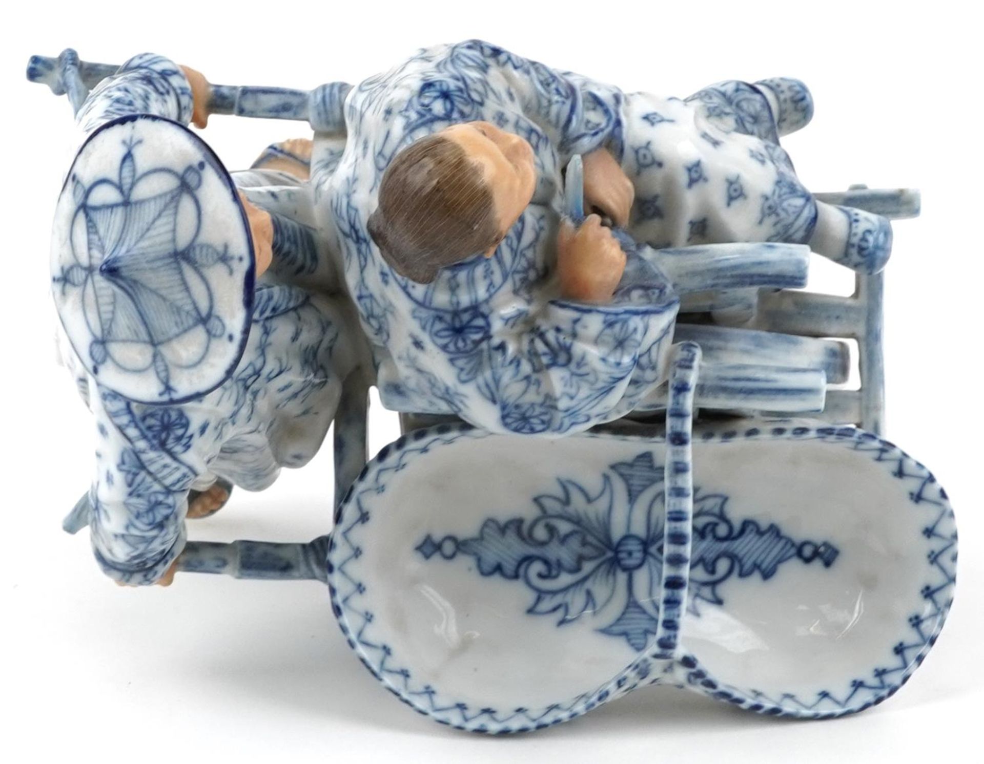 19th century European porcelain sweetmeat dish in the form of a Chinaman with rickshaw - Image 6 of 7