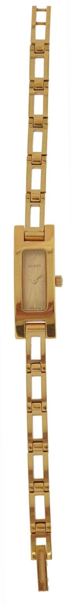 Gucci, ladies gold plated Gucci 3900L wristwatch, serial number 0193323, the case 12mm wide - Image 2 of 6