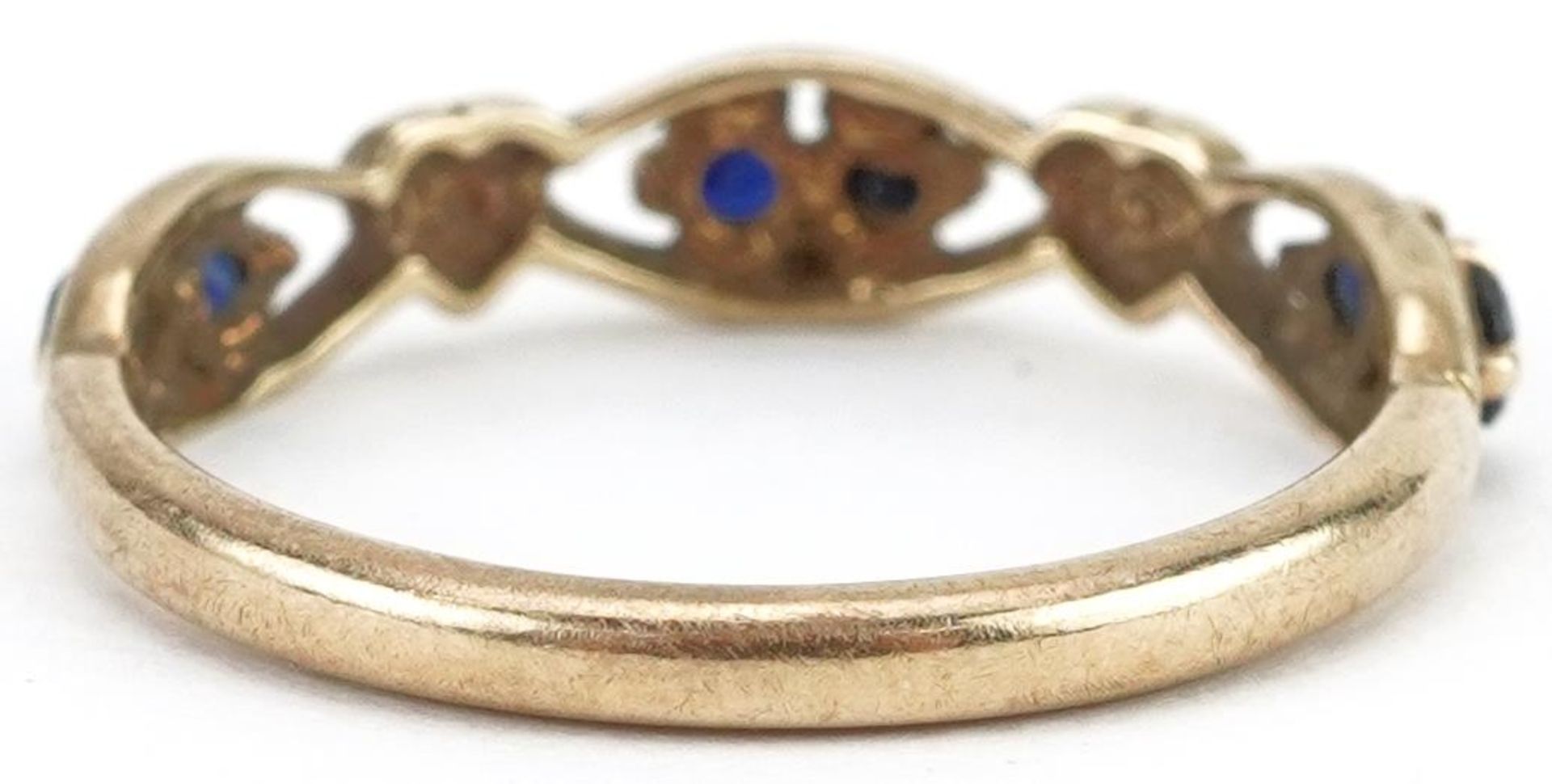 9ct gold diamond and sapphire pierced love heart half eternity ring, size M, 1.3g - Bild 2 aus 4